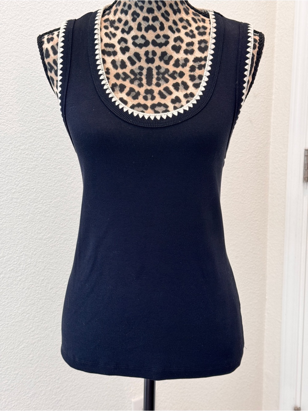 Black Sleeveless Tank Top with Zigzag Trim in Cream